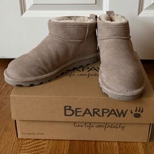 BearPaw Shorty Shearling Lined Bootie, Size 8, Mushroom